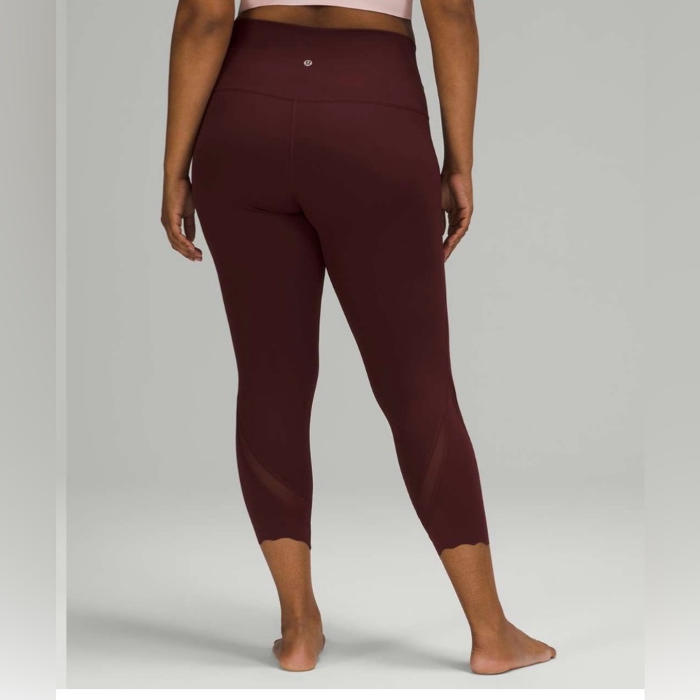 🍋Women’s Lululemon Wunder Under High-Rise Crop 23"Scallop Full-OnLuxtreme size2🍋